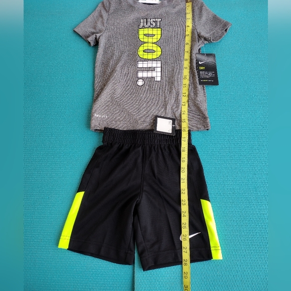 NWT NIKE DRI-FIT Boys Just Do It T-Shirt & Shorts 2 Piece Set 4T 3-4 YRS - Picture 2 of 5